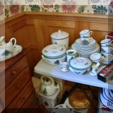 P08. Spode Christmas china.